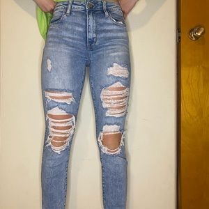 American eagle size 4 ripped jeans